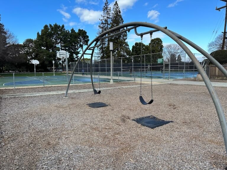 Orchard Gardens Park b76bd1ea6af3aefd8e509457e4f1dc21